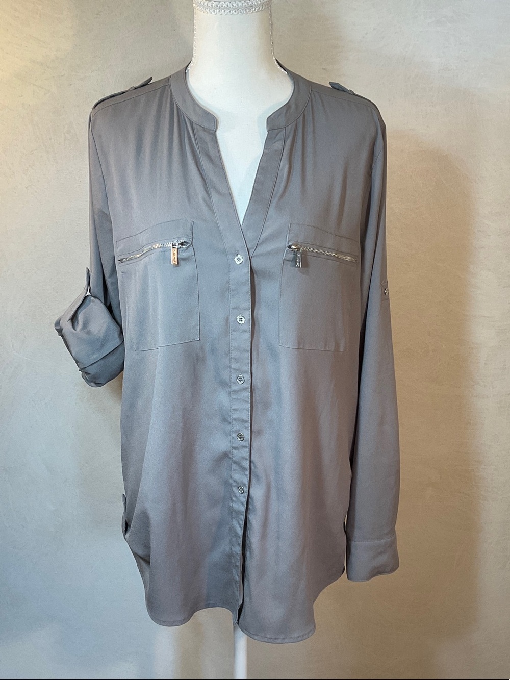 Calvin Klein Gray Button-Front Shirt.